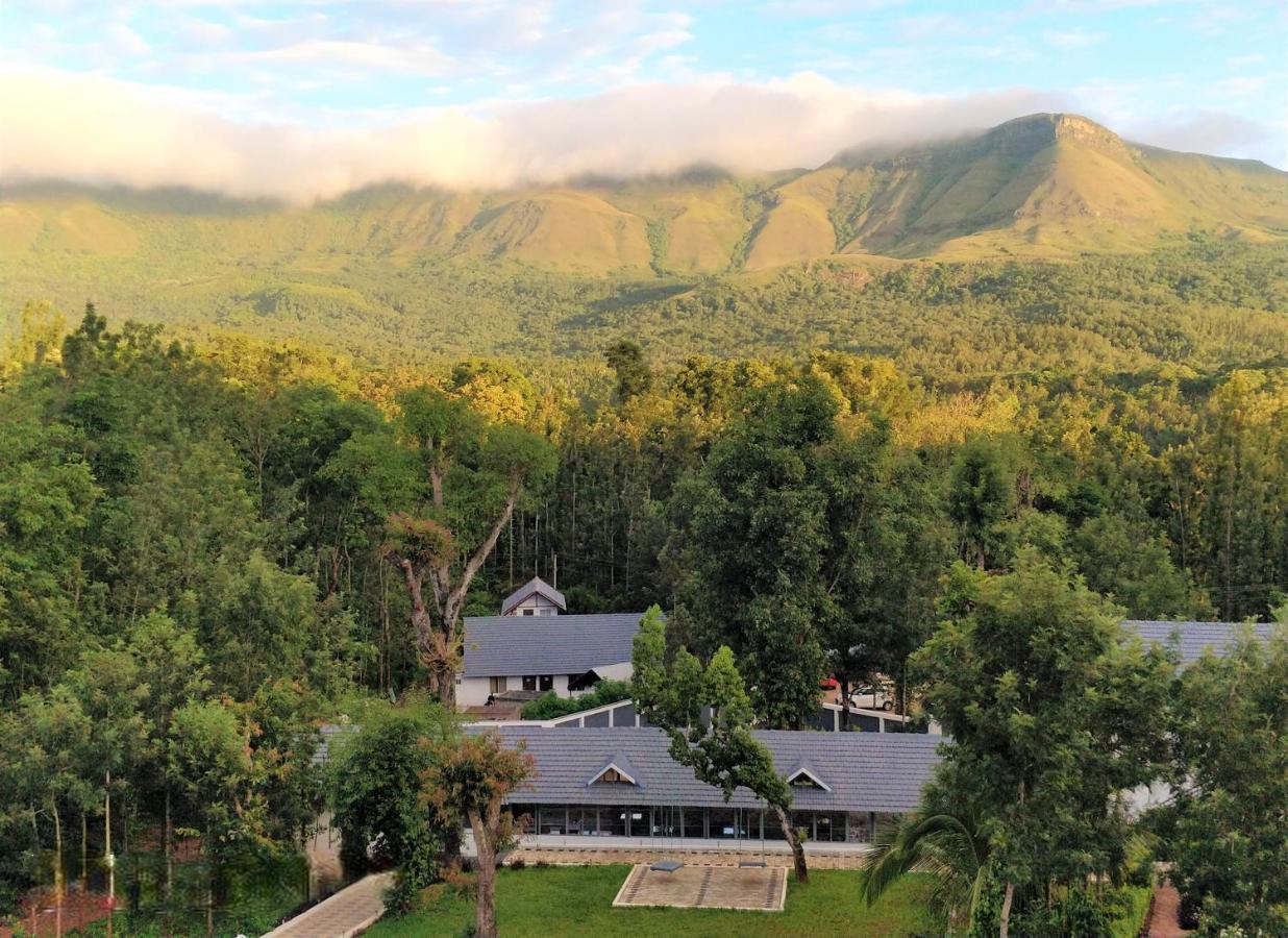The Blossom Resort - Chikmagalūr Buitenkant foto