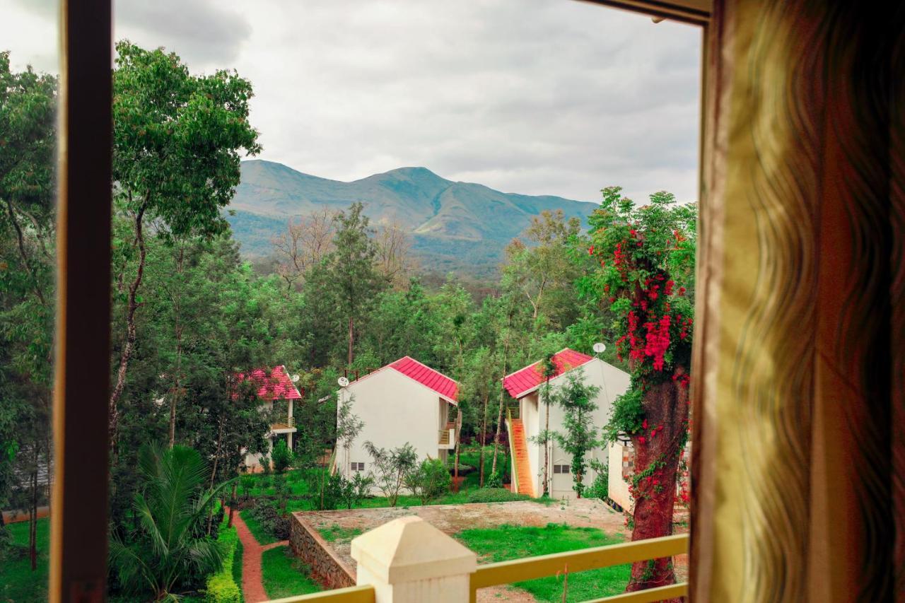 The Blossom Resort - Chikmagalūr Buitenkant foto